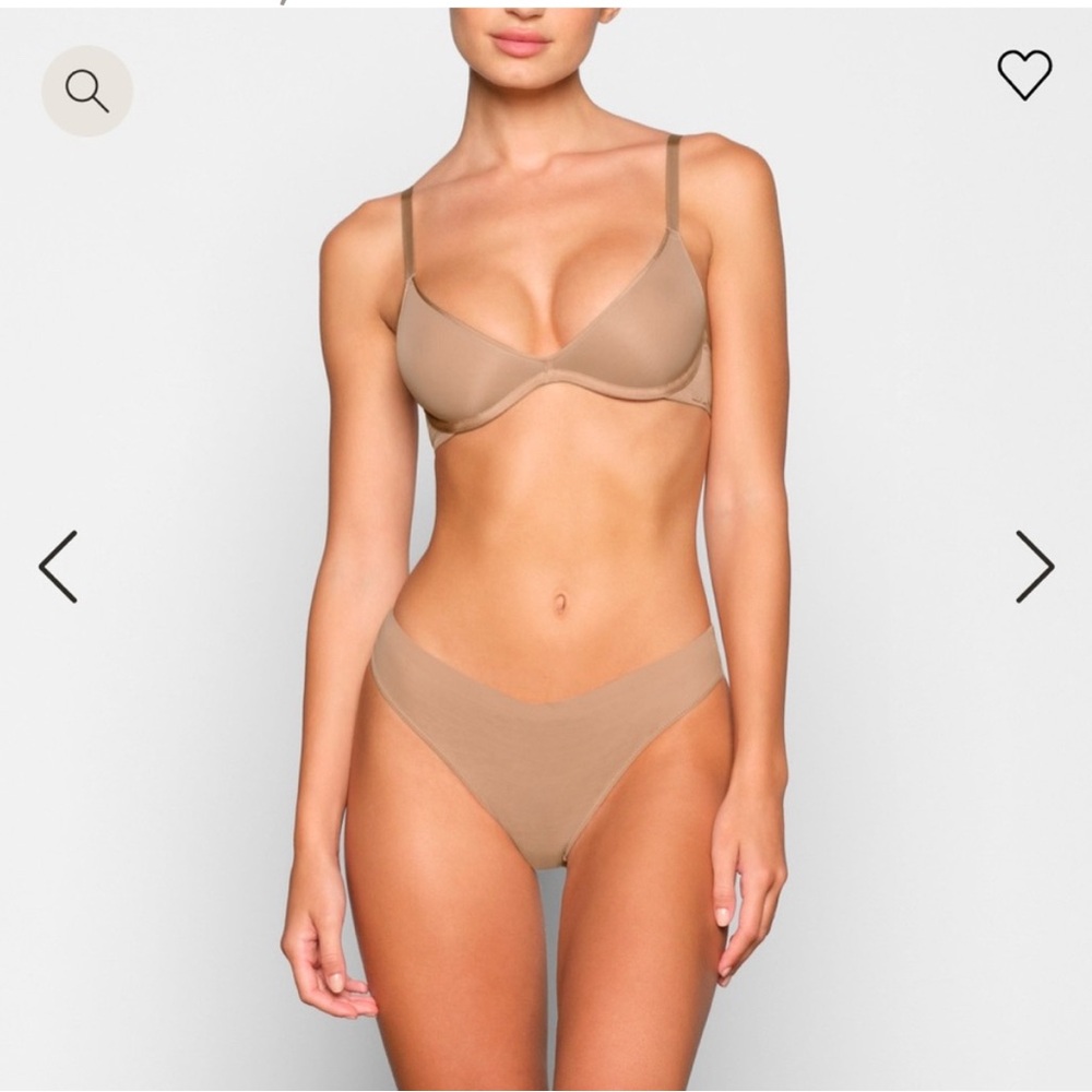 SKIMS sleek nude color bra